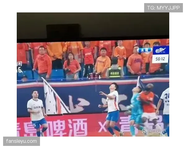 先踢到球就一定不犯规？规则拆解关键接触时机